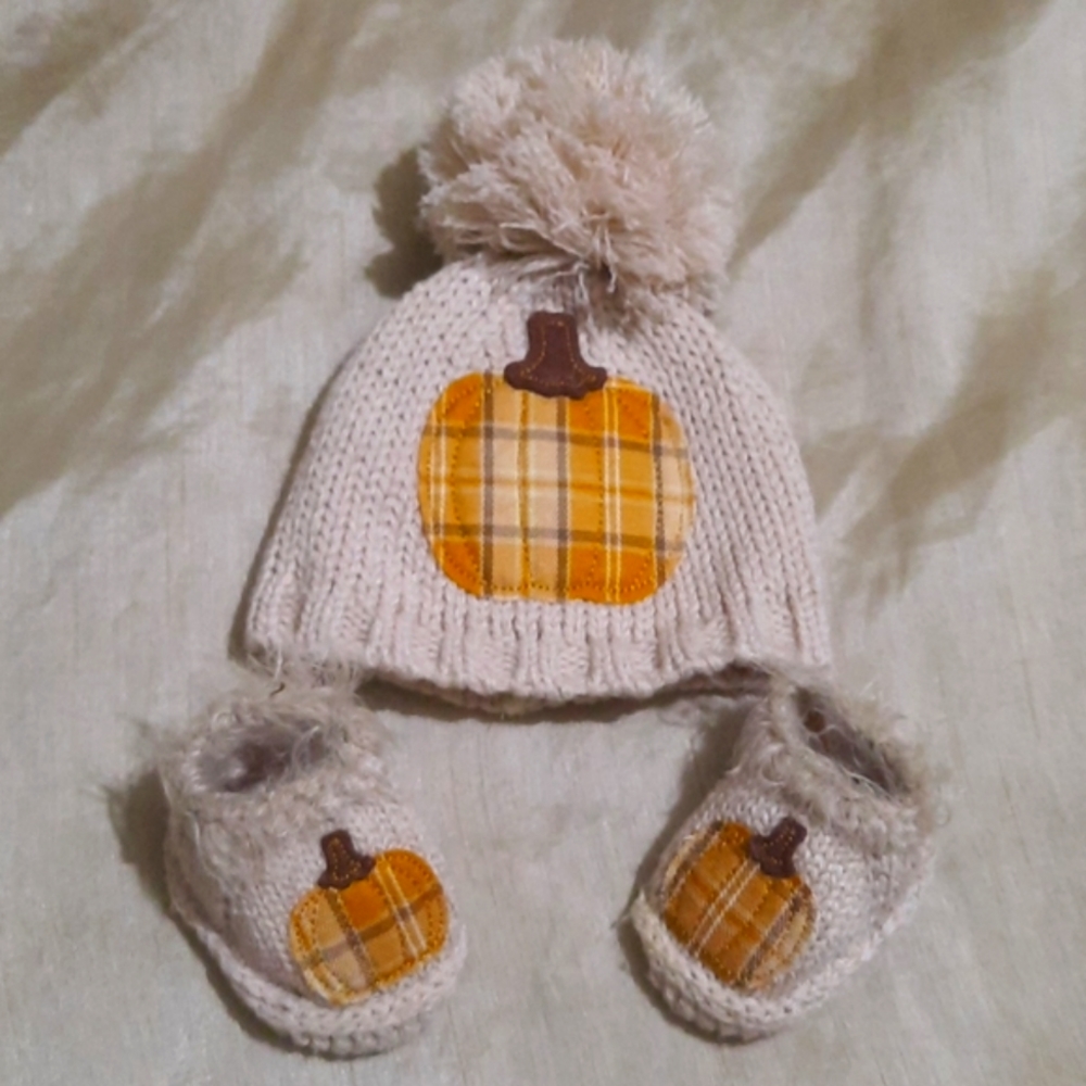 Baby hat and booties